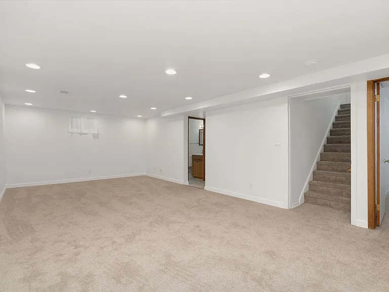 1305 S Lemay Ave — Photo 7