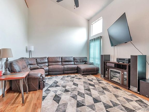 5th image of 719 Rodgers Cir