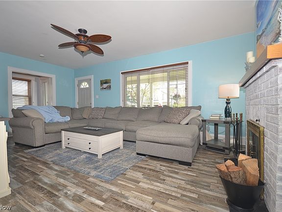 4th image of 2550 Whitelaw St