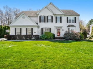 68 Castle Rocks Rd, Warwick, RI 02886