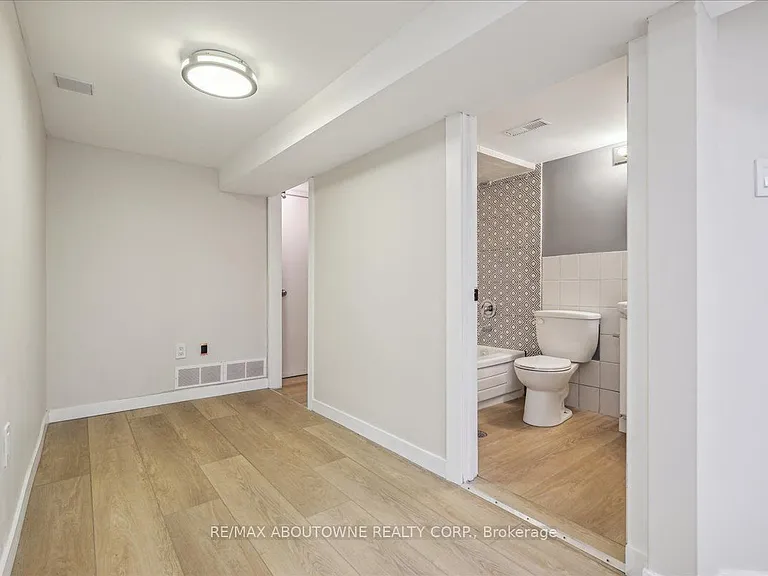 112 Claremont St #BASEMENT — Photo 18