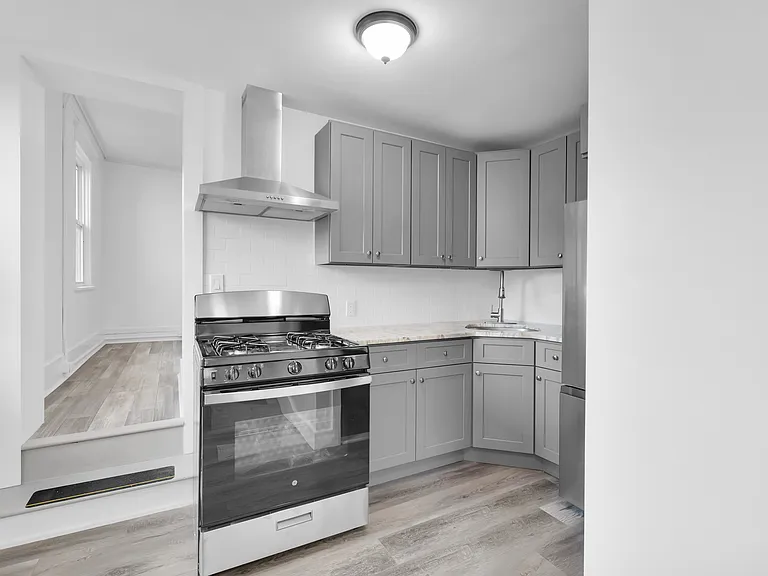 127 Maple Ave #2 — Photo 1