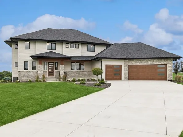 7918 207th St E, Prior Lake, MN 55372