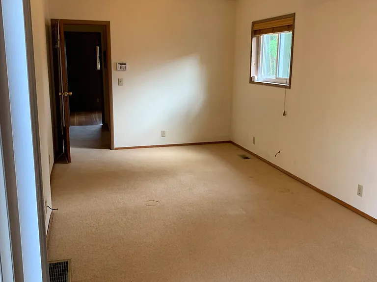 4207 SW Walker St — Photo 6