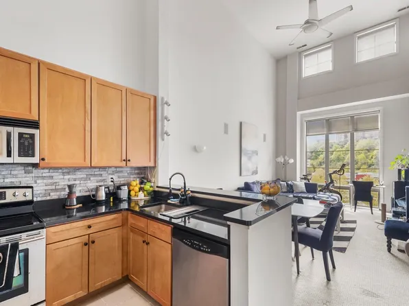24 Avenue At Port Imperial APT 434, West New York, NJ 07093