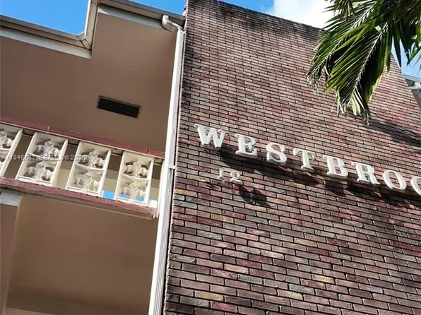 412 S Luna Ct APT 11, Hollywood, FL 33021