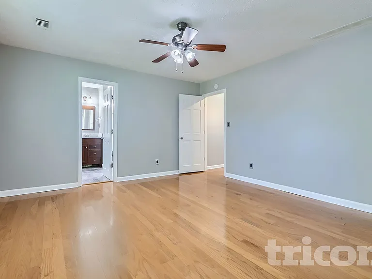 130 Southwood Ct — Photo 10