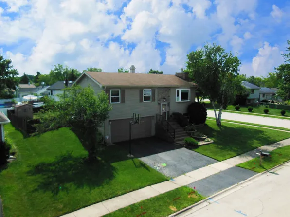 879 San Francisco Ter, Bartlett, IL 60103