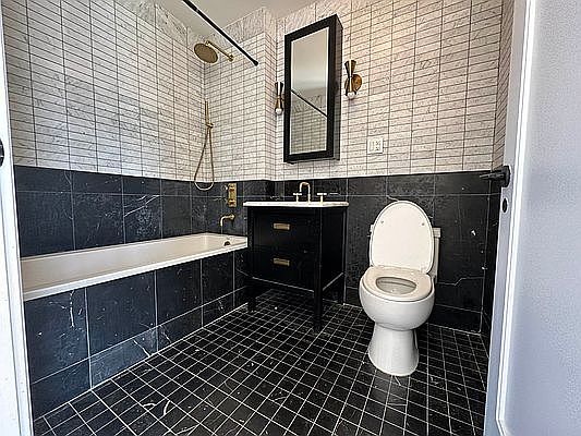 3rd image of 564 Saint Johns Pl #421