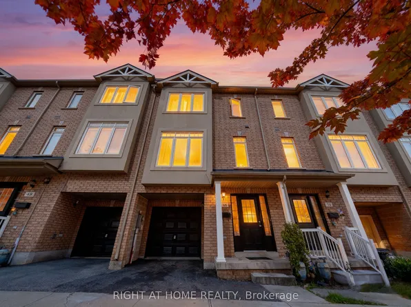 48 Curran Hall Cres, Toronto, ON M1G 0A2