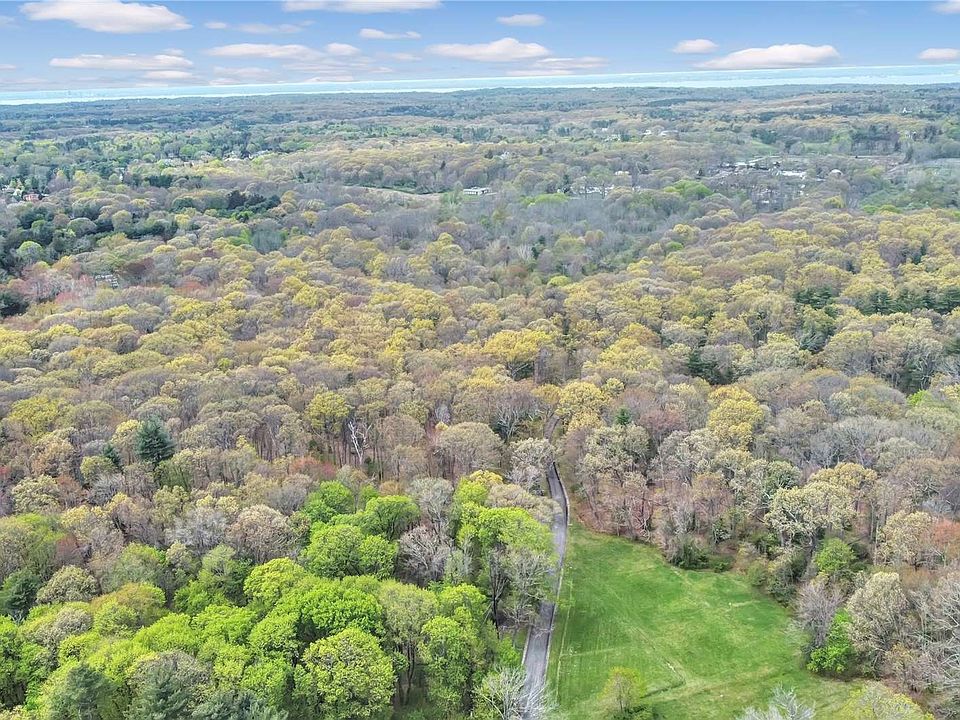 1868 Muttontown Rd, Syosset, NY 11791 | Zillow