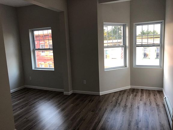 2nd image of 173 Broadway #201
