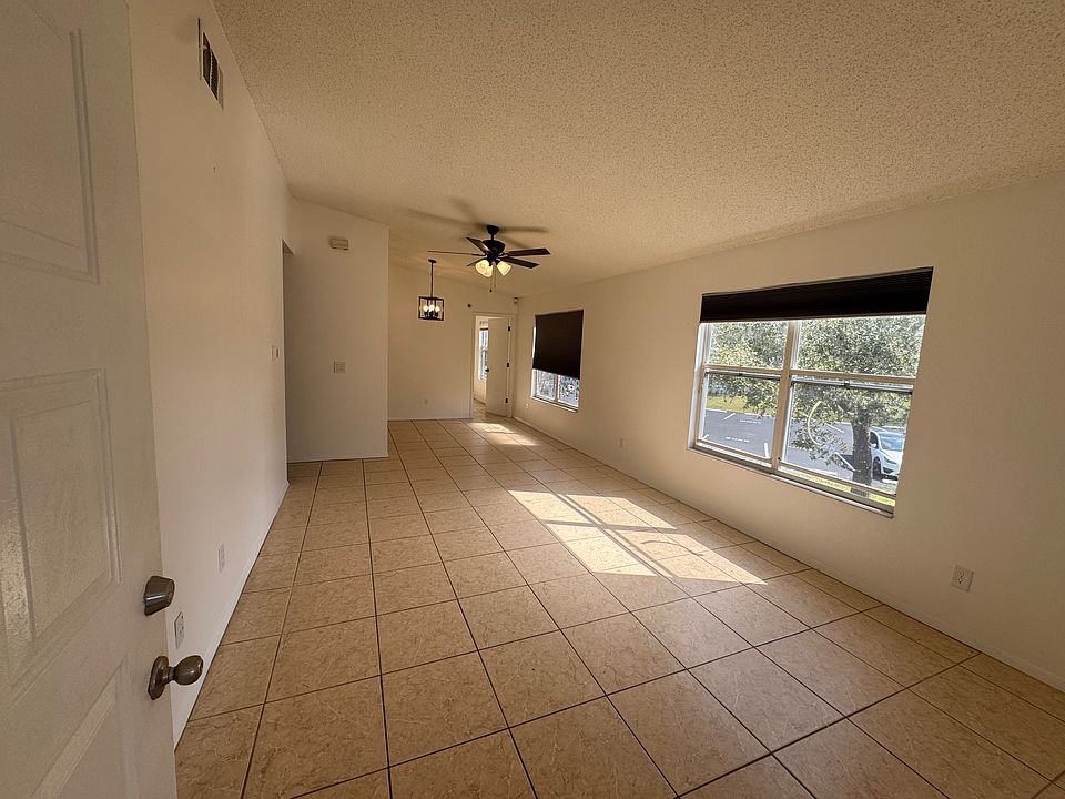 1st image of 2206 Northlake Dr