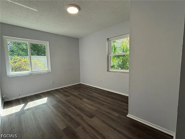 3510 SE 2nd Ave — Photo 16