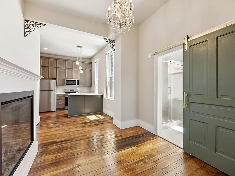 144 W Park St — Photo 1