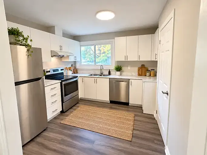 3 bed, 2.0 bath, $2,249 — Photo 2