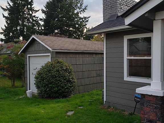2nd image of 8816 Yakima Ave S