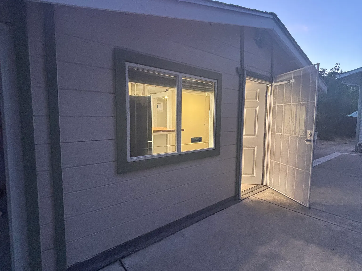 Studio, 300 sqft, $1,700 — Photo 2