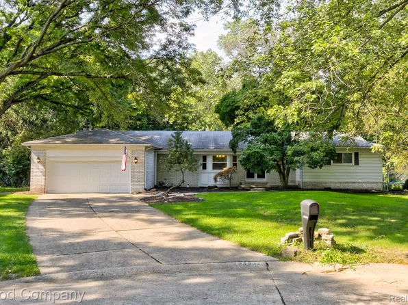 25337 Briarwyke Dr, Farmington Hills, MI 48336