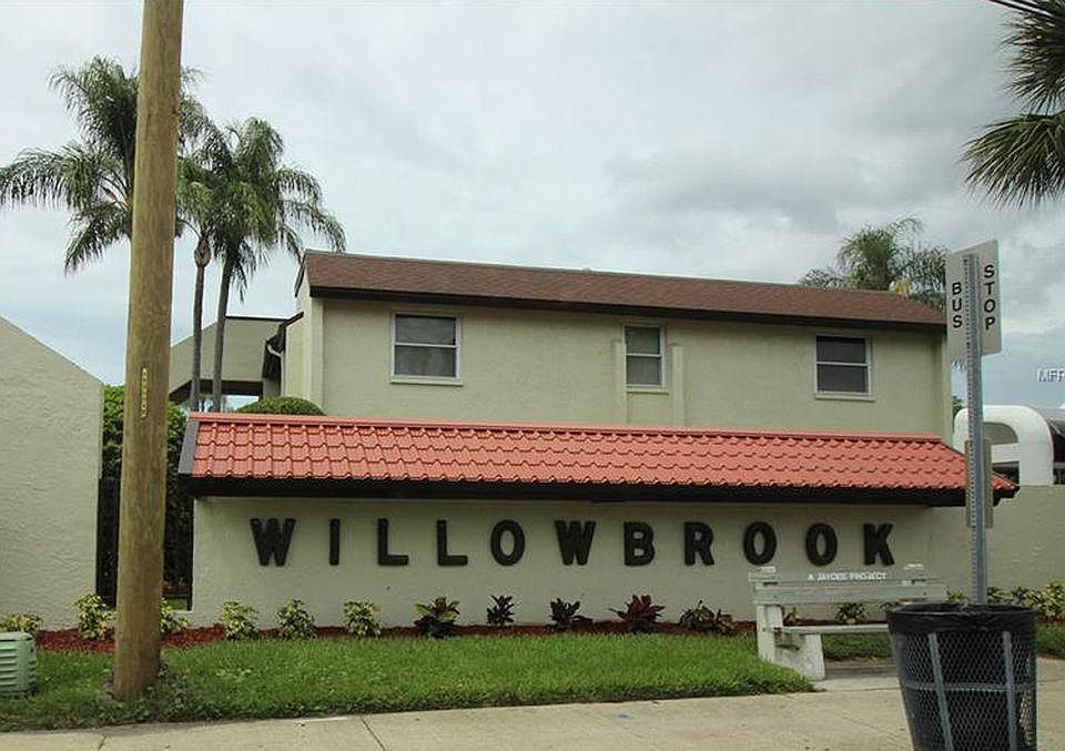 1st image of 1100 E Bay Dr APT 11