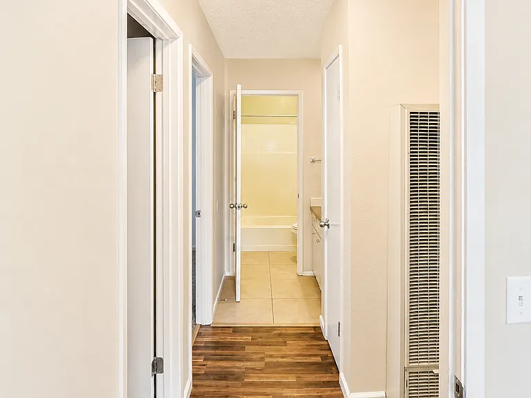 346 Hickory St #4 — Photo 11