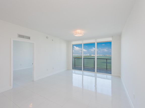 2nd image of 600 NE 27th St APT 3002