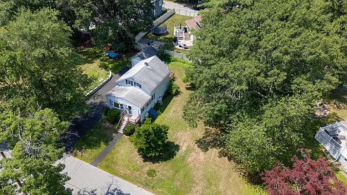 9 Harriett Ave — Photo 22