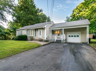 8 Gargon Ter, Southwick, MA 01077