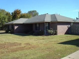 1528 E 15th St, Russellville, AR 72802