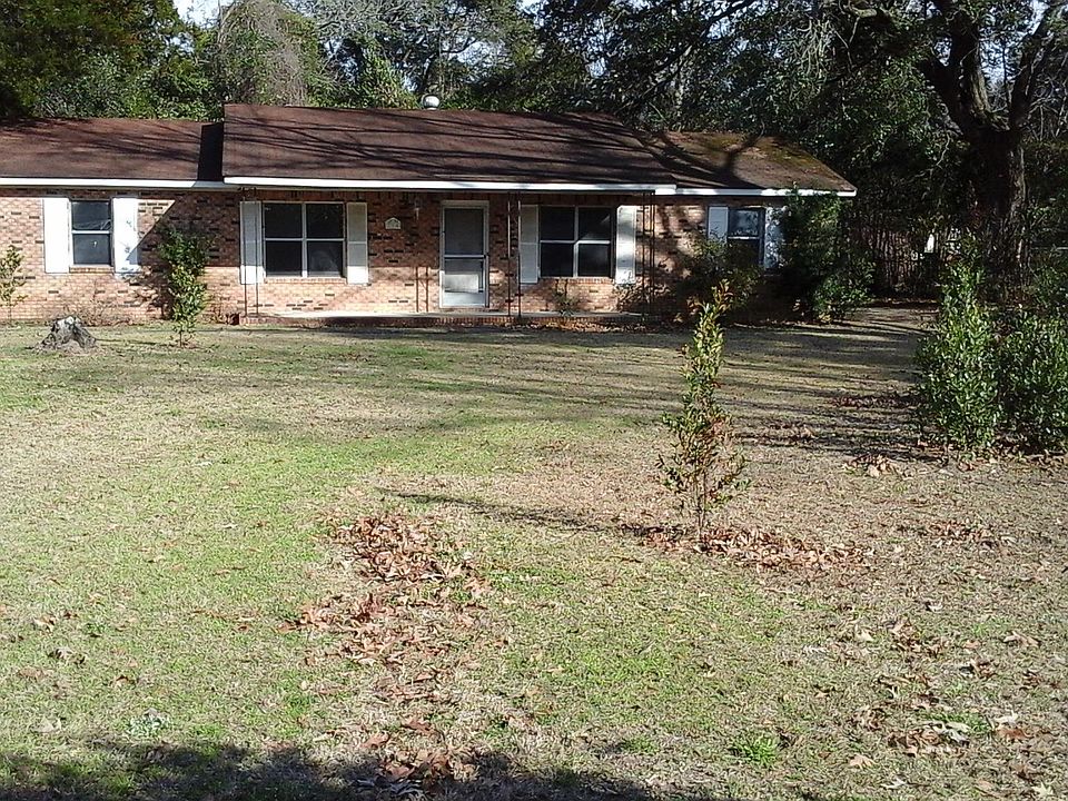  Beautiful Home with large yard