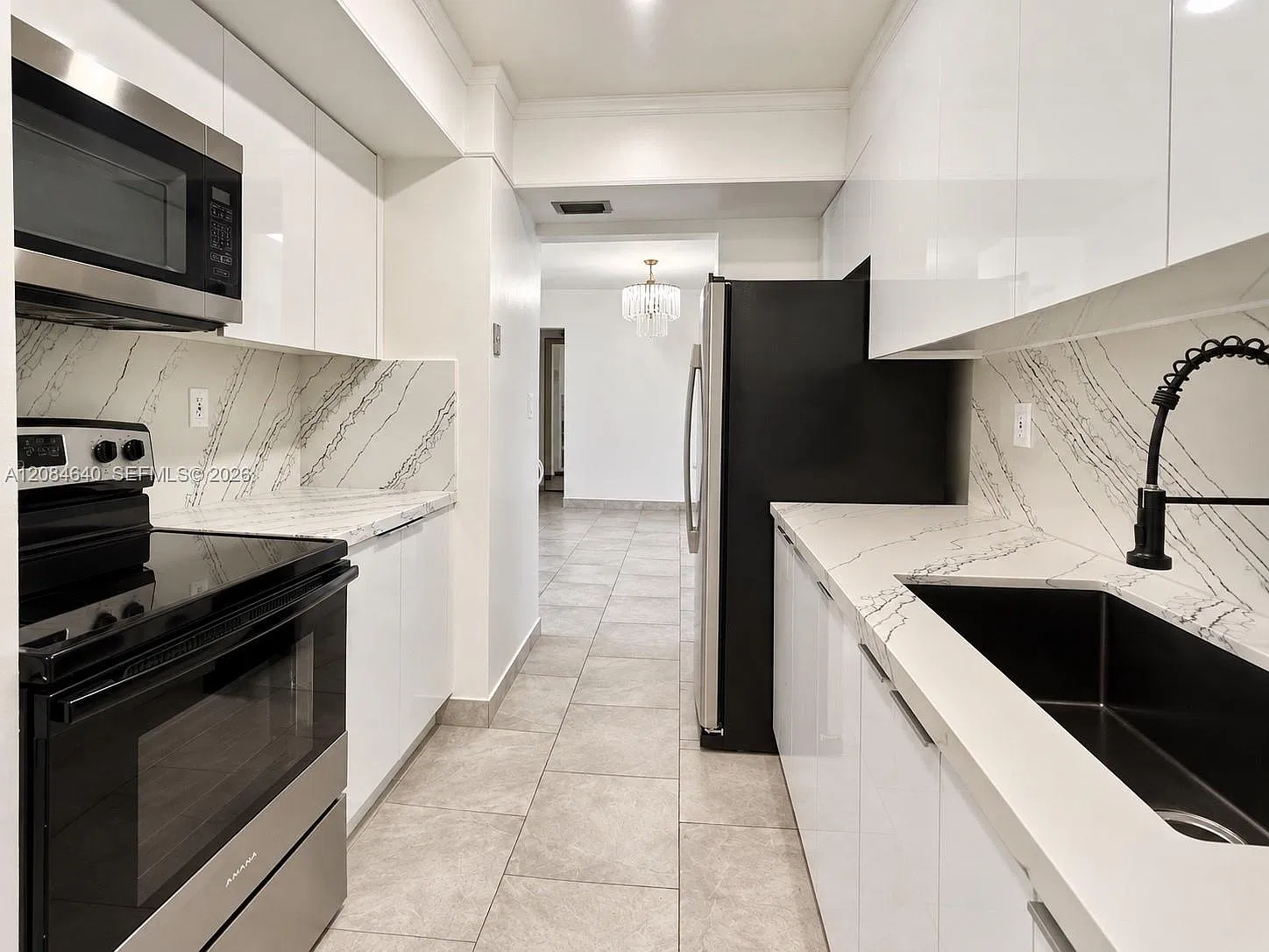 Half Moon Towers Condo — Photo 3