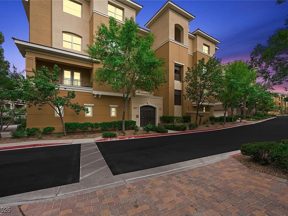 1st image of 9207 Tesoras Dr Unit 302