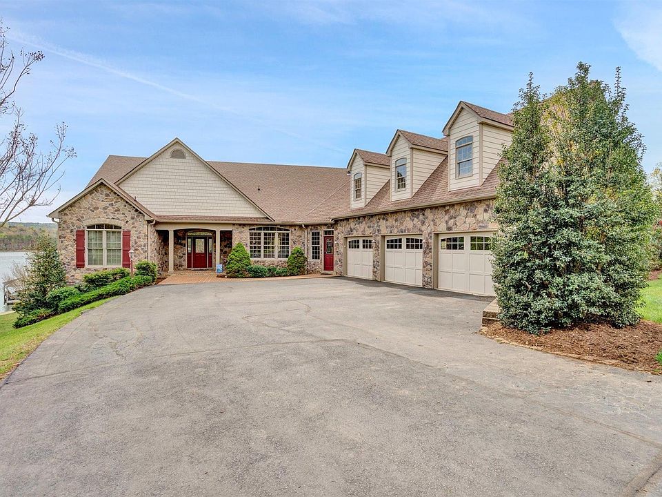 1st image of 114 Dalton Ln