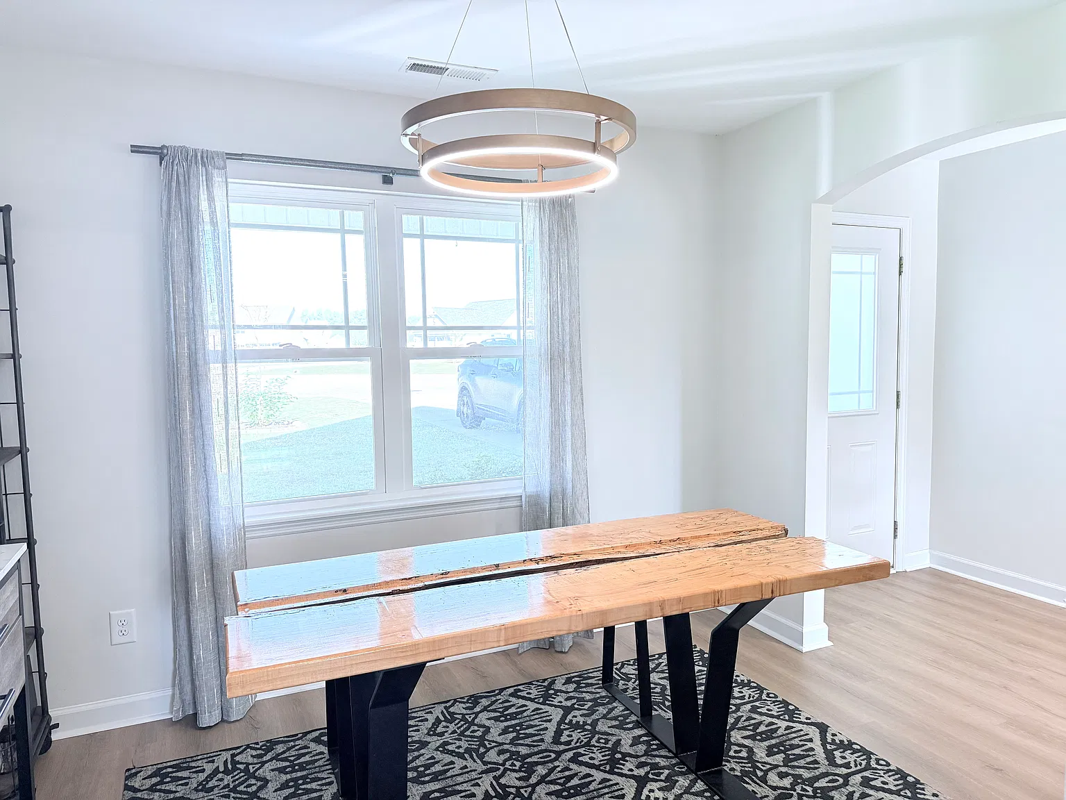 3 bed, 2.5 bath, 1696 sqft, $2,600 — Photo 2
