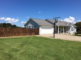 14 Chapel Cv, Campbellsville, KY 42718