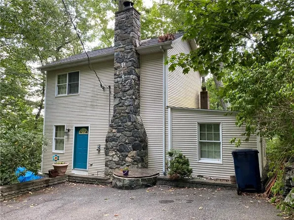 27 Jackson Road, Mahopac, NY 10541