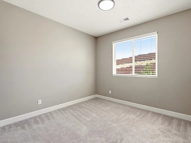 1504 Challedon Dr SE — Photo 39