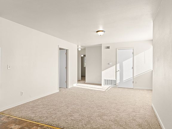 2nd image of 2736 Nicol Ave #4