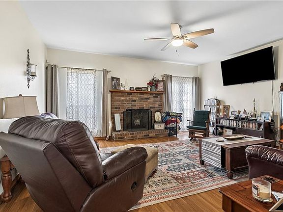 2nd image of 217 Camellia Rd