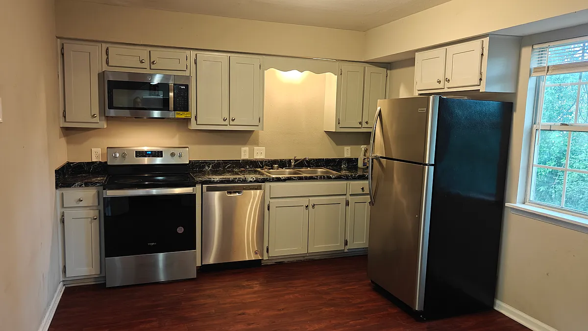 Kitchen - 728 West St
