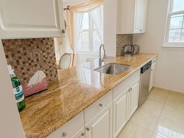 60 Oceana Drive West image 6 of 21