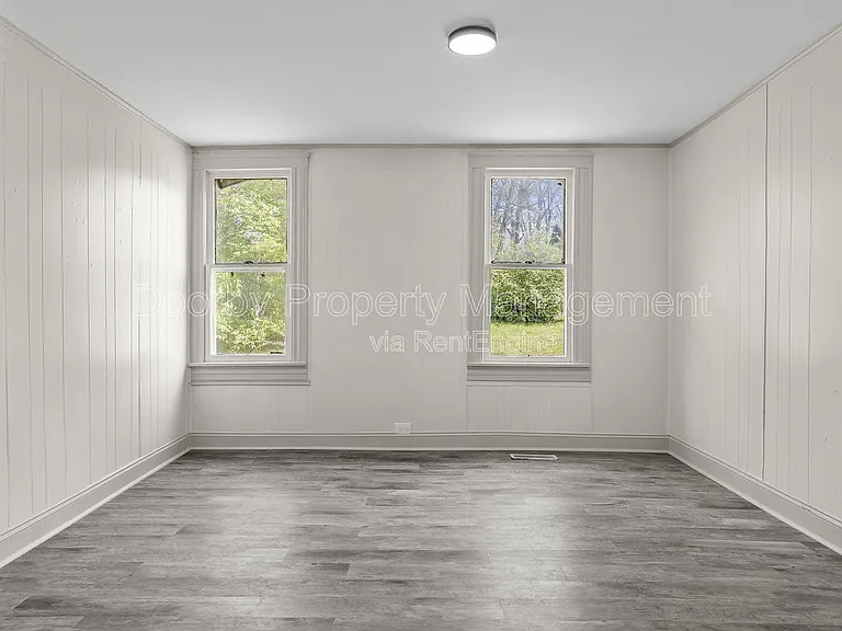 1601 Arlington Ave — Photo 12