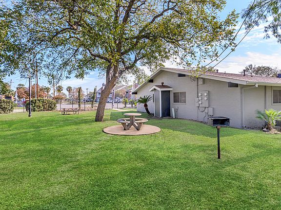 4th image of 807 Flame Cir #358