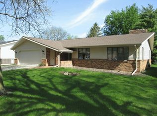 1415 Elm Ct, Sheldon, IA 51201