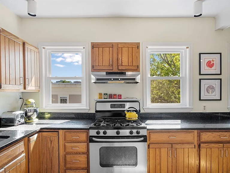 4 Linden Ct #3 — Photo 16