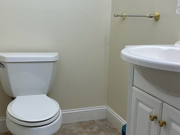 4th image of 3 Garland Dr #3