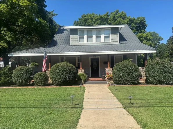 397 Wilkesboro St, Mocksville, NC 27028