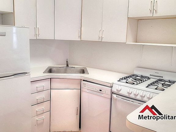 5th image of 246 E 51st St #12C