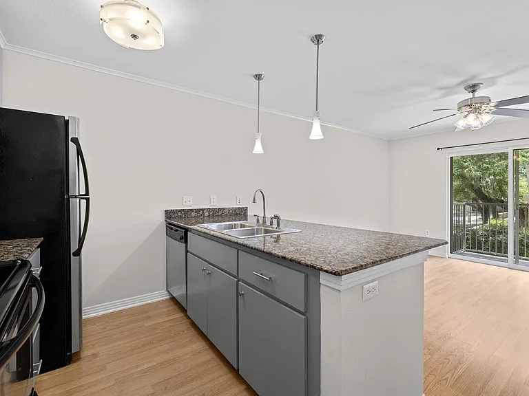 1422 Collier St #206 — Photo 6