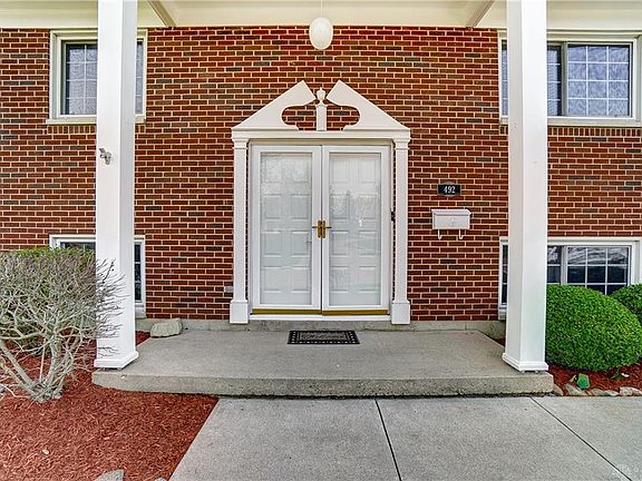 2nd image of 492 Reichard Dr